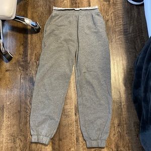 Hollister Ultra High Rise Sweatpants. Grey size S